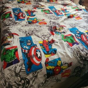 137026 Marvel twin fitted sheets and flat sheet .  72 inches long 58 wide. Has s